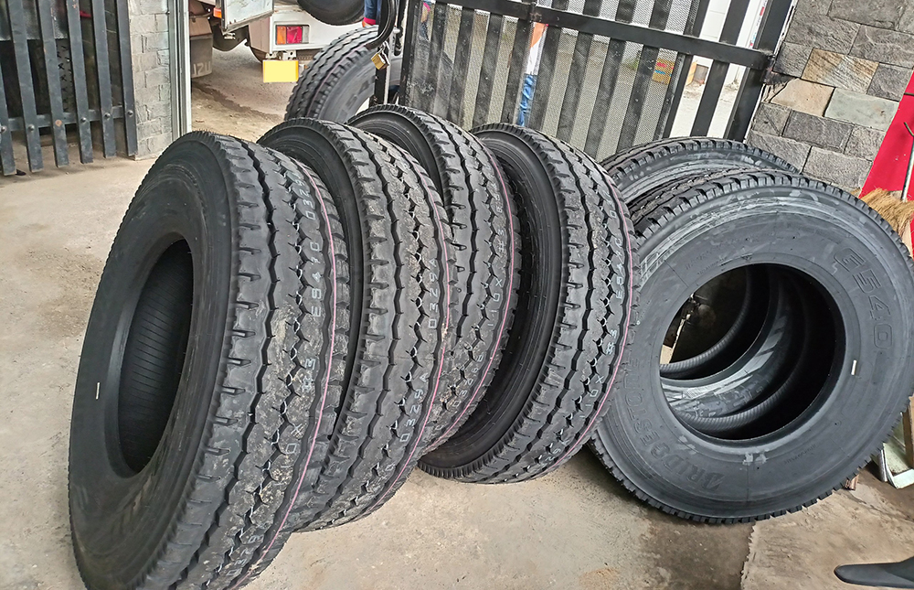 dac-tinh-lop-xe-tai-12r22-5-Bridgestone