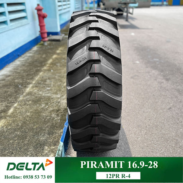 LỐP XÚC LẬT PIRAMIT 16.9-28 TRUNG QUỐC