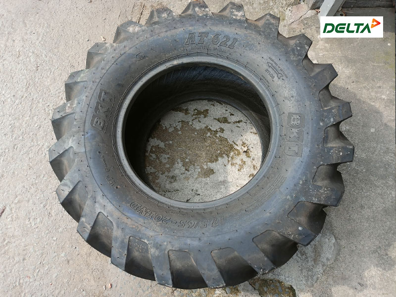 Lốp máy cày 17.5/65-20