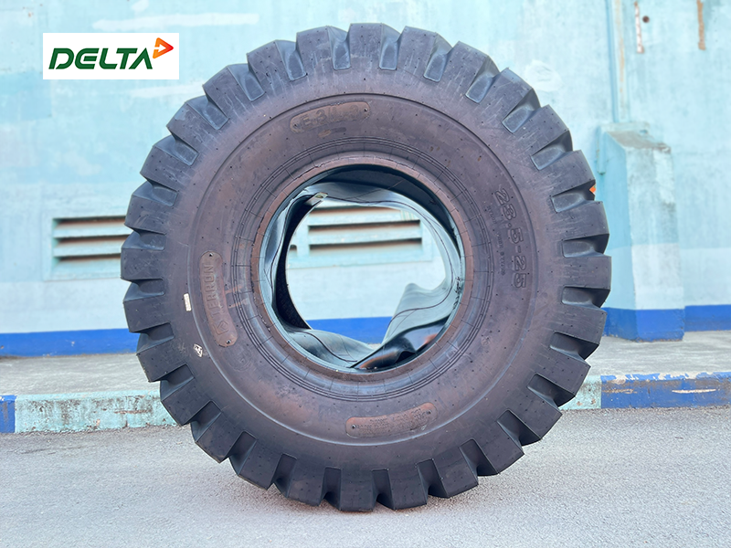 Lốp máy xúc lật Hitachi