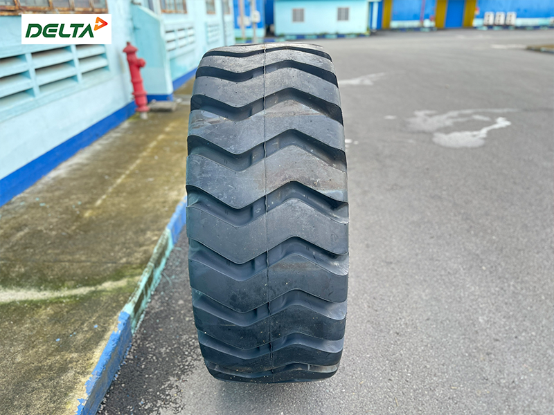 Lốp máy xúc lật SDLG 956