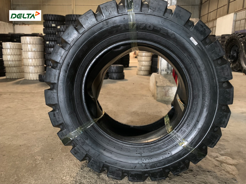 Lốp xúc lật tại An Giang