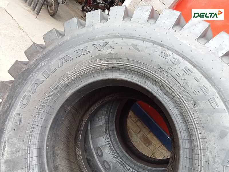 Lốp xúc lật