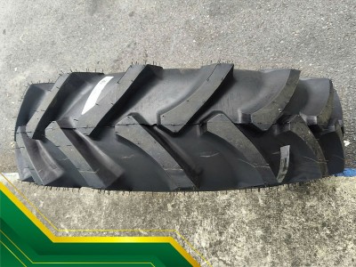 LỐP MÁY CÀY NHANH MÒN DO ĐÂU? 7 NGUYÊN NHÂN THƯỜNG GẶP