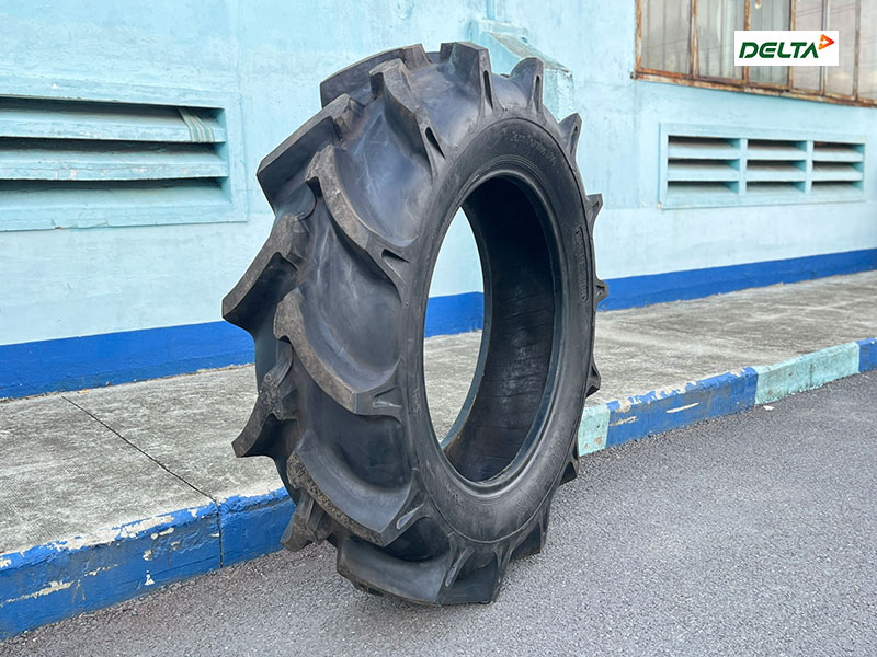 Lốp máy cày